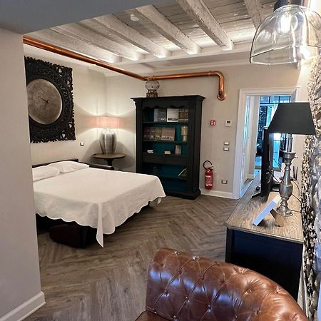 La Vite 2.0 Apartments เดเซนซาโนเดลการ์ดา ภายนอก รูปภาพ