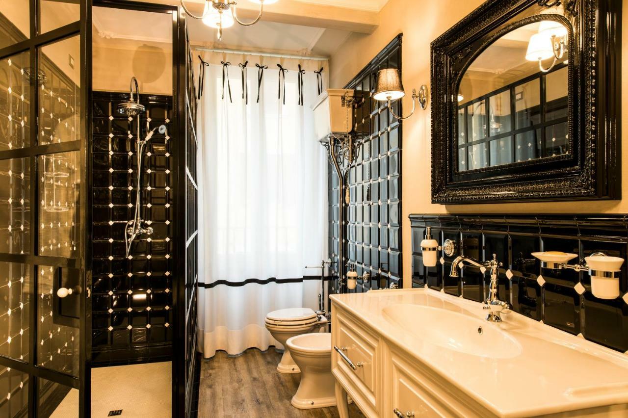 La Vite 2.0 Apartments เดเซนซาโนเดลการ์ดา ภายนอก รูปภาพ