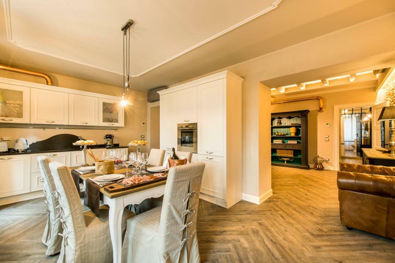 La Vite 2.0 Apartments เดเซนซาโนเดลการ์ดา ภายนอก รูปภาพ