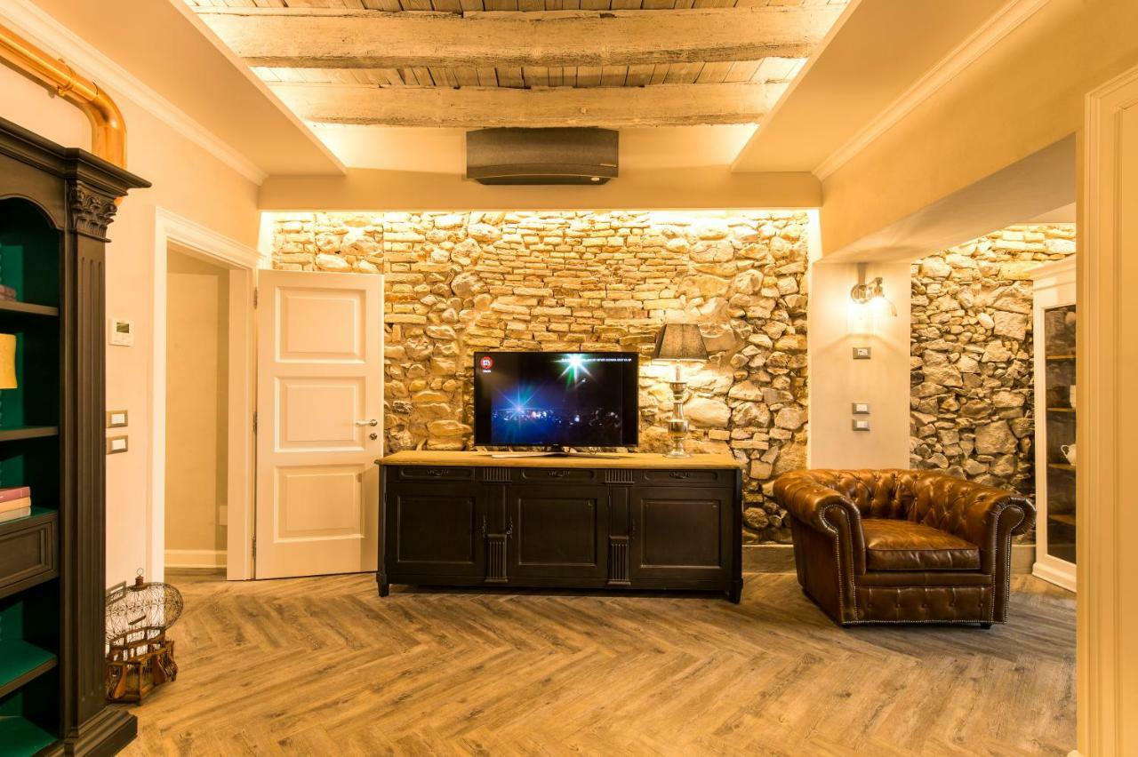 La Vite 2.0 Apartments เดเซนซาโนเดลการ์ดา ภายนอก รูปภาพ