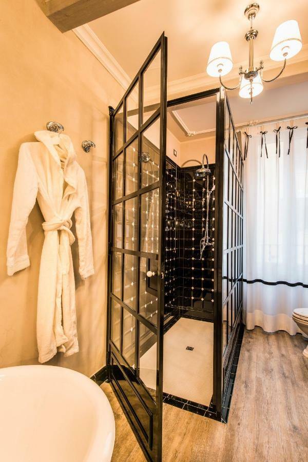 La Vite 2.0 Apartments เดเซนซาโนเดลการ์ดา ภายนอก รูปภาพ
