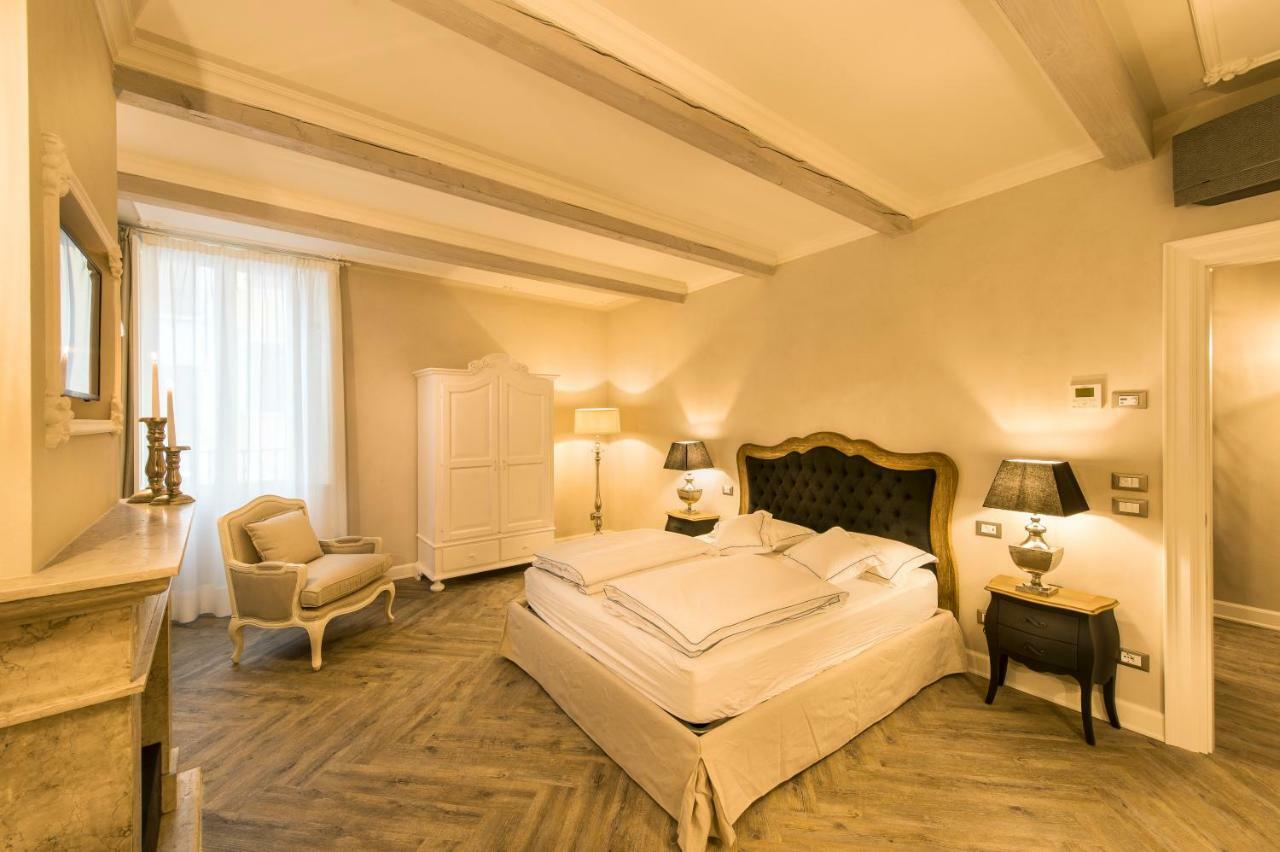 La Vite 2.0 Apartments เดเซนซาโนเดลการ์ดา ภายนอก รูปภาพ