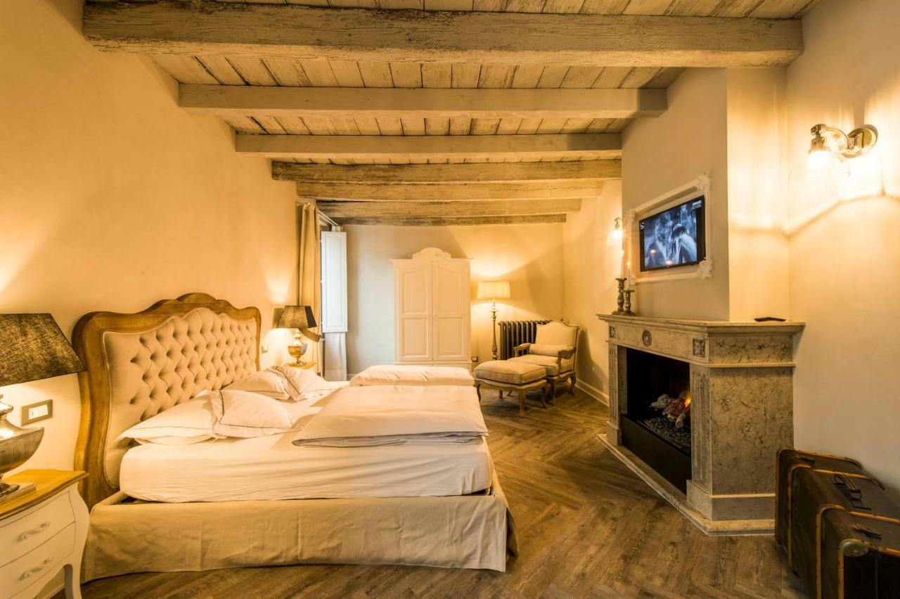 La Vite 2.0 Apartments เดเซนซาโนเดลการ์ดา ภายนอก รูปภาพ