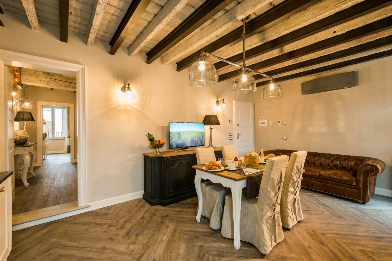 La Vite 2.0 Apartments เดเซนซาโนเดลการ์ดา ภายนอก รูปภาพ