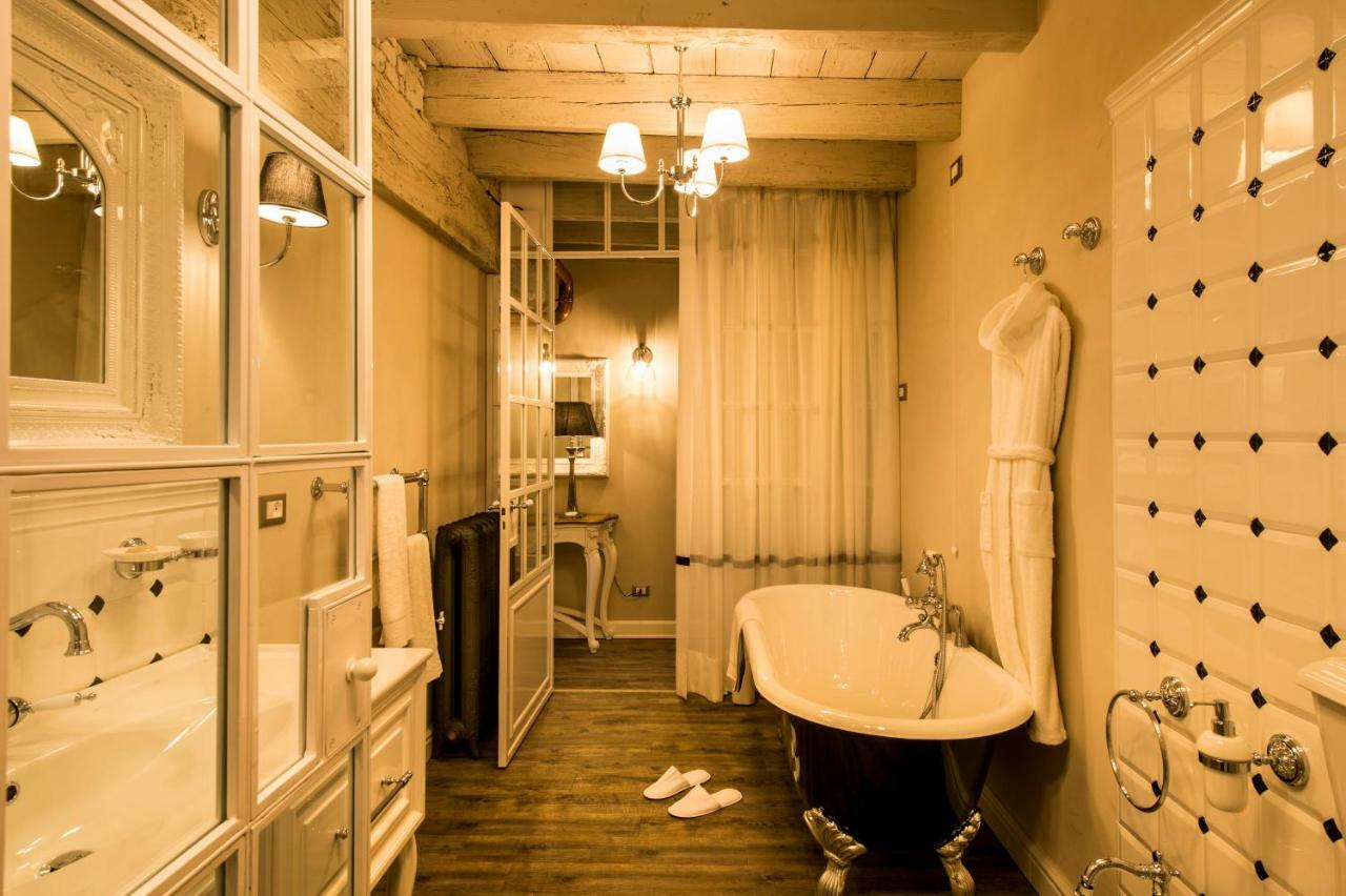 La Vite 2.0 Apartments เดเซนซาโนเดลการ์ดา ภายนอก รูปภาพ